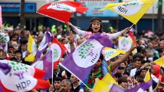 AP: Yerel seçimlerin kaderini Kürtler belirleyecek